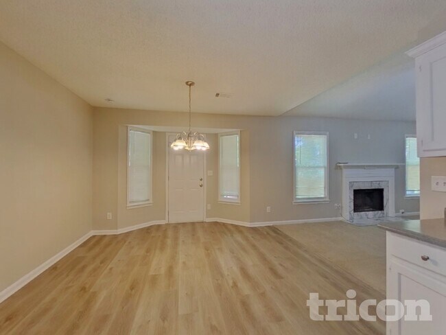 Foto del edificio - 3560 TraddSprings Way