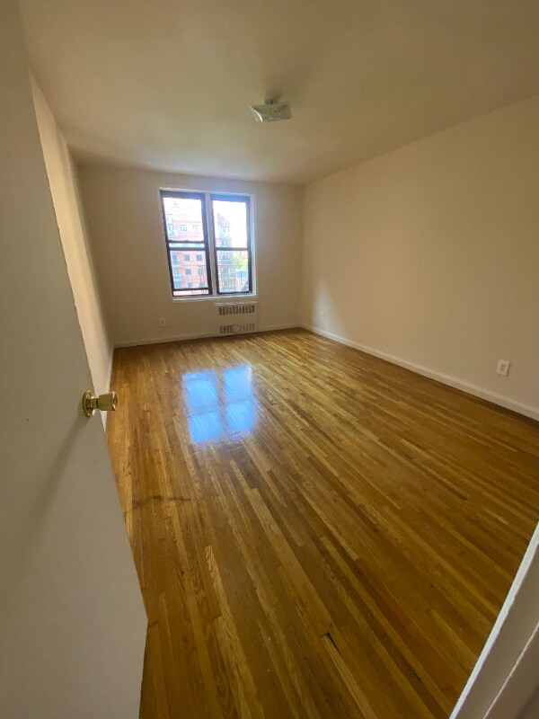 Foto del edificio - 133-45-145 41st Ave