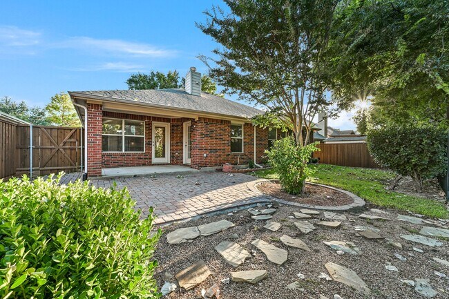 Foto del edificio - Stunning 3 bedroom 2 bath home in Frisco!