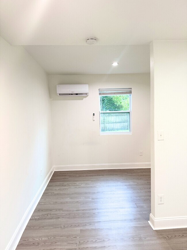 Foto del edificio - 2315 Carroll Pl