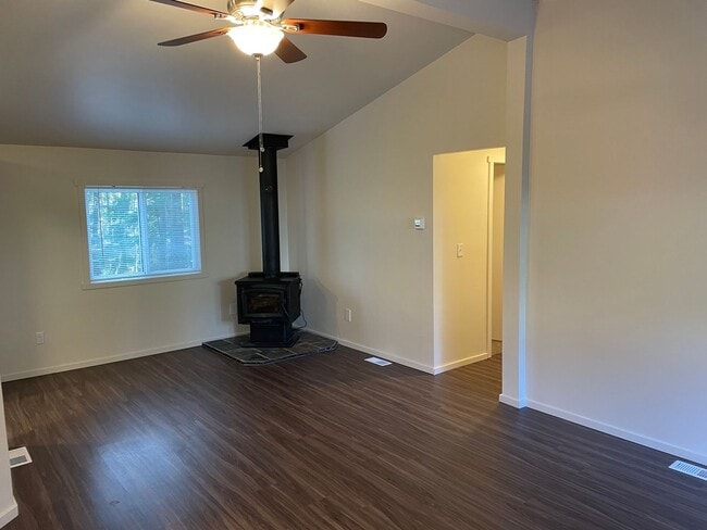 Foto del edificio - Lovely 3 Bedroom Home out of Town!