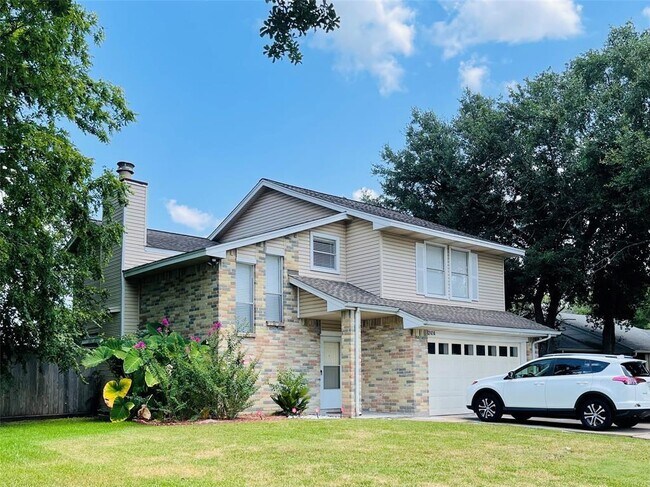 Building Photo - 2414 Pheasant Creek Dr