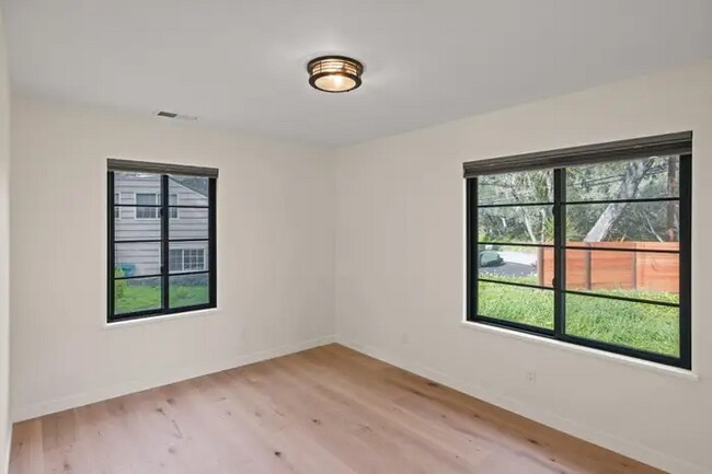 Building Photo - 1184 Josselyn Canyon Rd