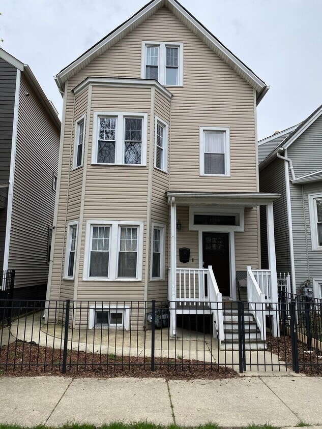 Primary Photo - 1708 N Troy St
