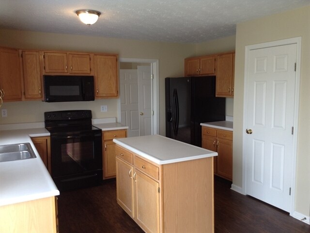 Foto del edificio - 7432 Big Horn Ct