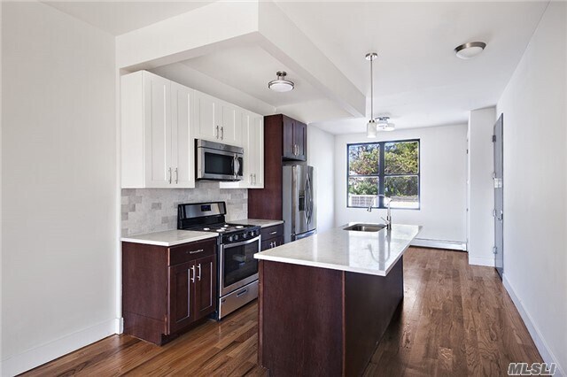 Foto del edificio - 1667A St Marks Ave