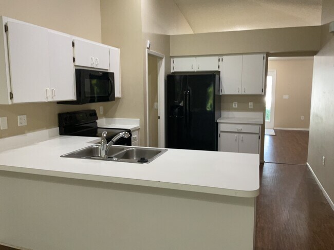 Building Photo - 1805 Almandine Ct