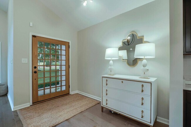 Foto del edificio - 6604 Westland Dr