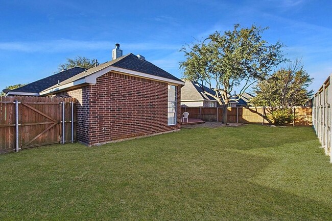 Building Photo - 6015 Laurel Crest Ln
