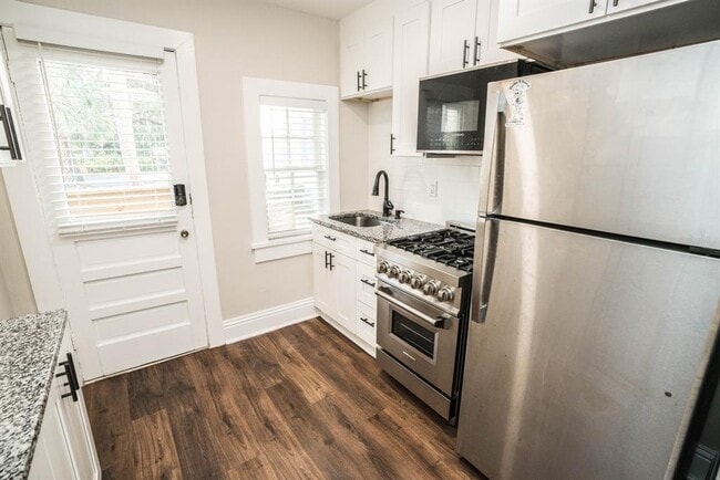 Foto del edificio - 1700 Park St N