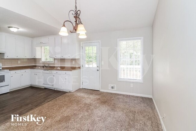 Building Photo - 2982 Valley View Cir