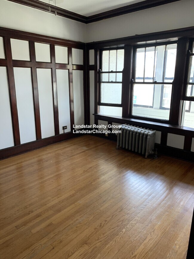 Building Photo - 2908 W Eastwood Ave