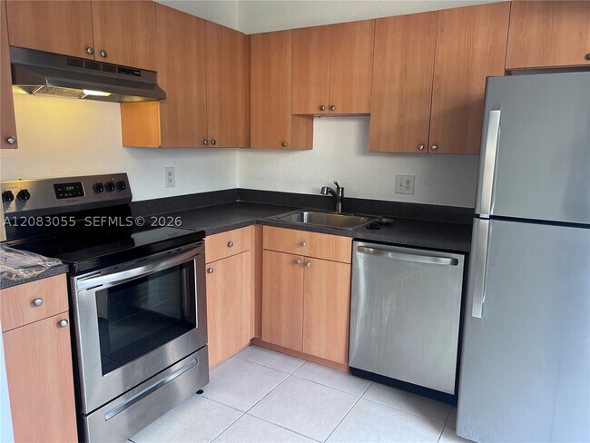 Building Photo - 4651 NW 9th Dr