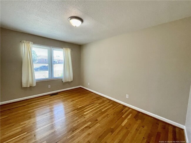 Building Photo - 621 Welsh Pl