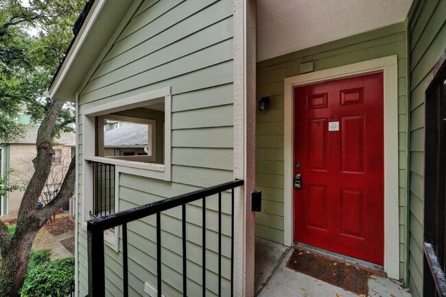 Building Photo - 2104 Cullen Ave