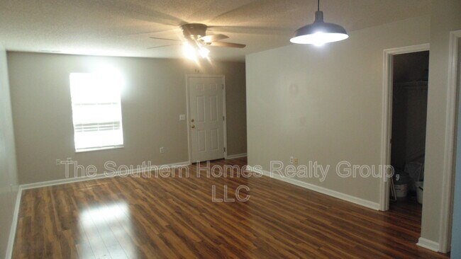 Building Photo - 3059 Lee Hwy