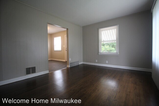 Building Photo - 3 br, 1 bath House - 5609 W Thurston Avenue