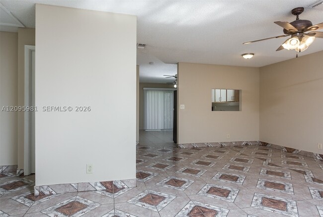 Building Photo - 5990 Ithaca Cir W