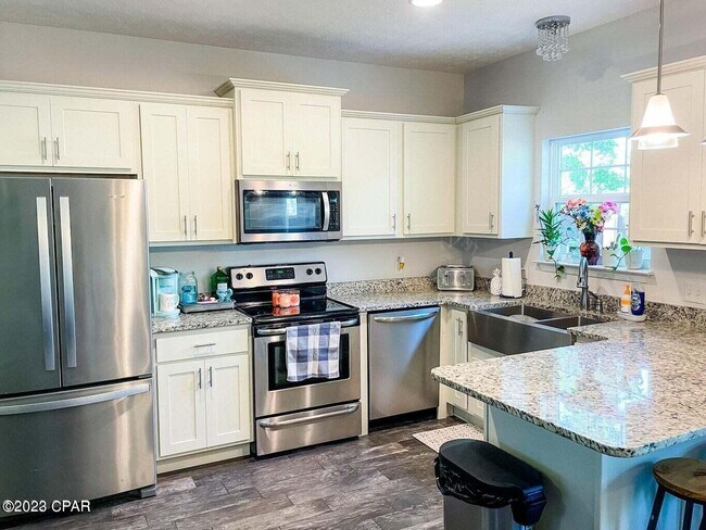 Foto del edificio - 2417 Causeway Manor Ct