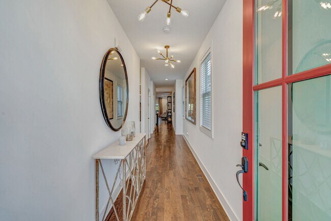 Building Photo - 113 Oceola Ave