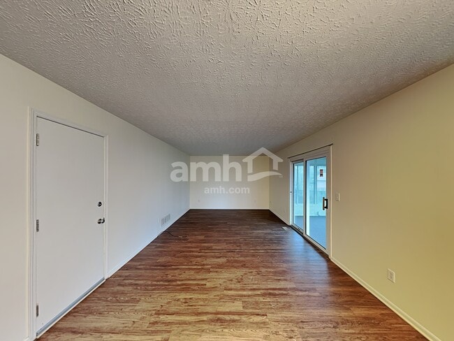 Building Photo - 5881 O'Reily Dr