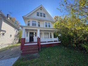 Building Photo - 10006 Pierpont Ave