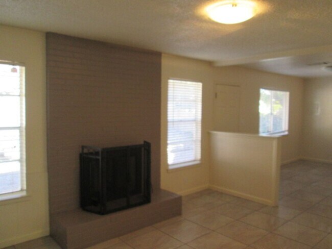 Foto del edificio - Foothills