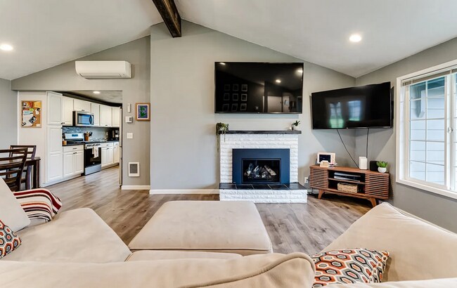 Foto del edificio - Riverroad Three Bedroom!