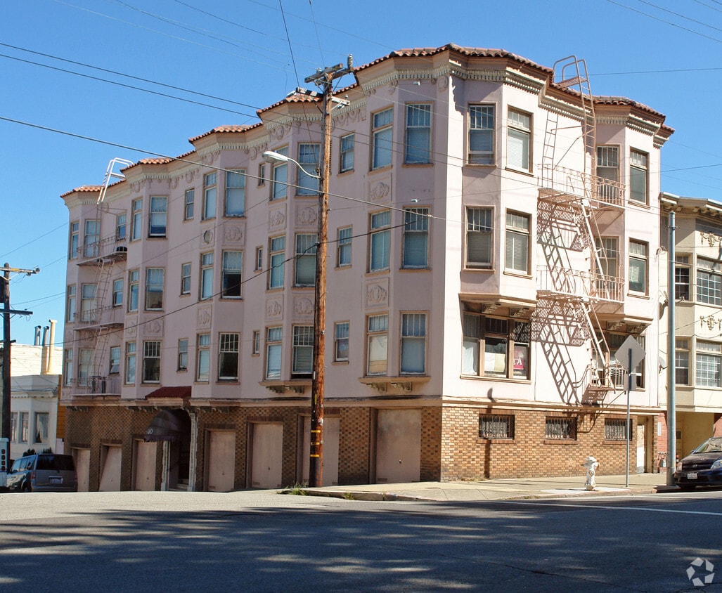 Primary Photo - 790 20th Ave