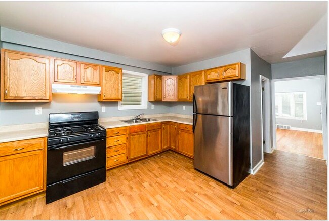 Building Photo - 8213 S Houston Ave