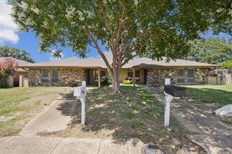 Building Photo - 7641 Dentcrest Dr