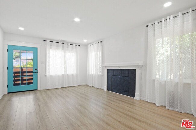 Foto del edificio - 1126 N Ardmore Ave