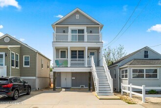 Building Photo - 315 Hiering Ave