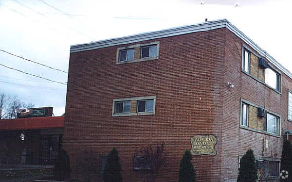 Building Photo - Halloran Park Apartments