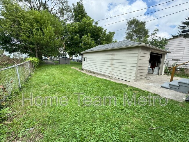 Building Photo - 8693 Paige Ave