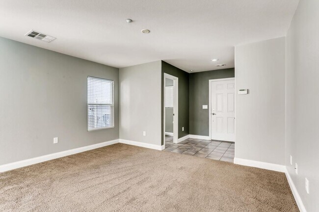 Foto del edificio - Gated Community Gem: Stunning 3 Bedroom, 2...