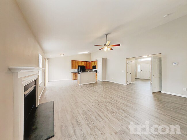 Building Photo - 5213 Hildreth Court