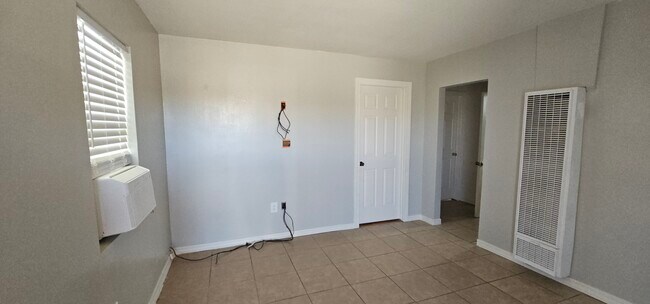 Foto del edificio - 634 N Eucalyptus Ave