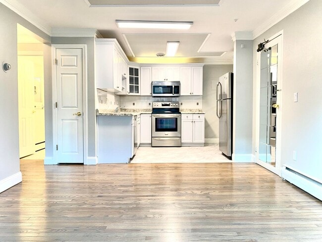 Building Photo - 2bed unit in Watertown is available in9/1