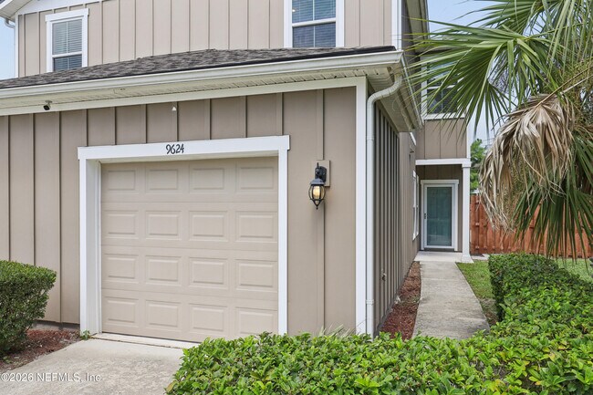 Foto del edificio - 9624 Baylin Ct