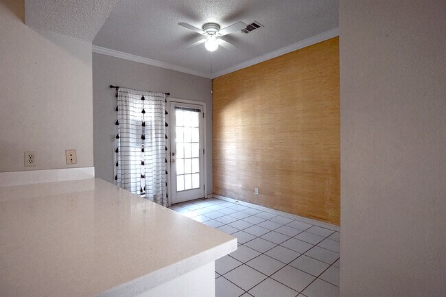Dining Area - 1307 Kinney Ave