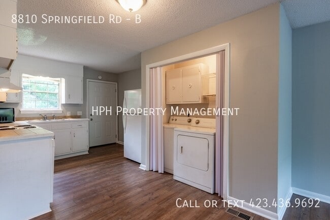 Foto del edificio - 8810 Springfield Rd