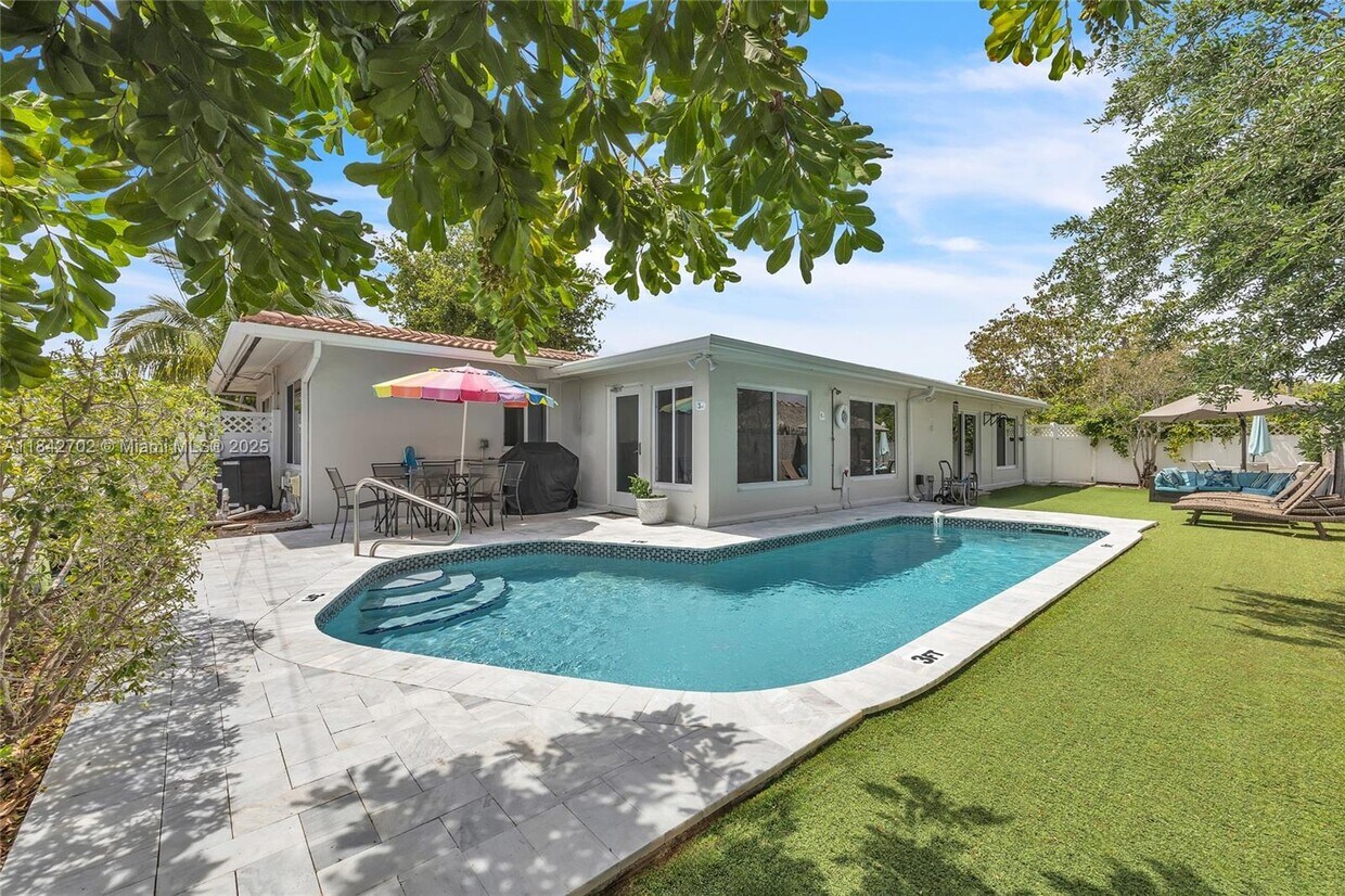 Foto principal - 2631 NE 19th St