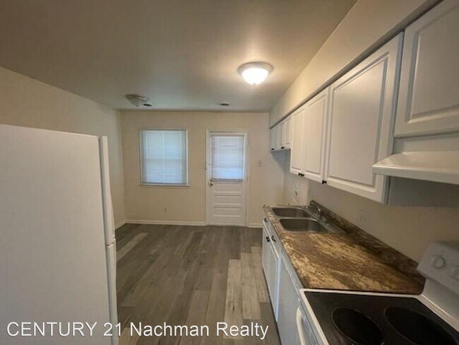 Foto del edificio - 2 br, 1 bath House - 7922 Thompson Road Un...