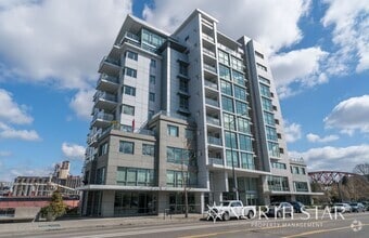 Building Photo - 1260 NW Naito Pkwy