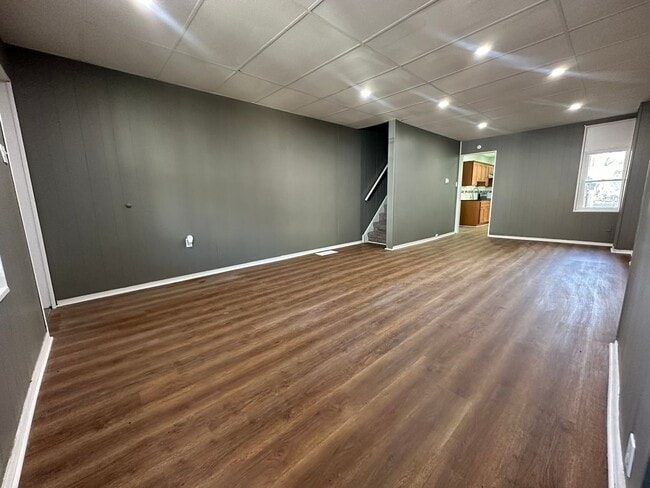 Building Photo - Newly Renovated 3-Bedroom Townhome in Ches...