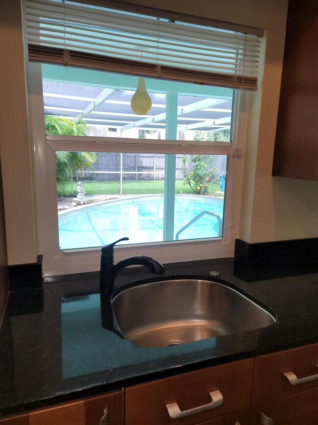 Foto del edificio - 1680 NE 34th Lane B Oakland Park Fl 33334