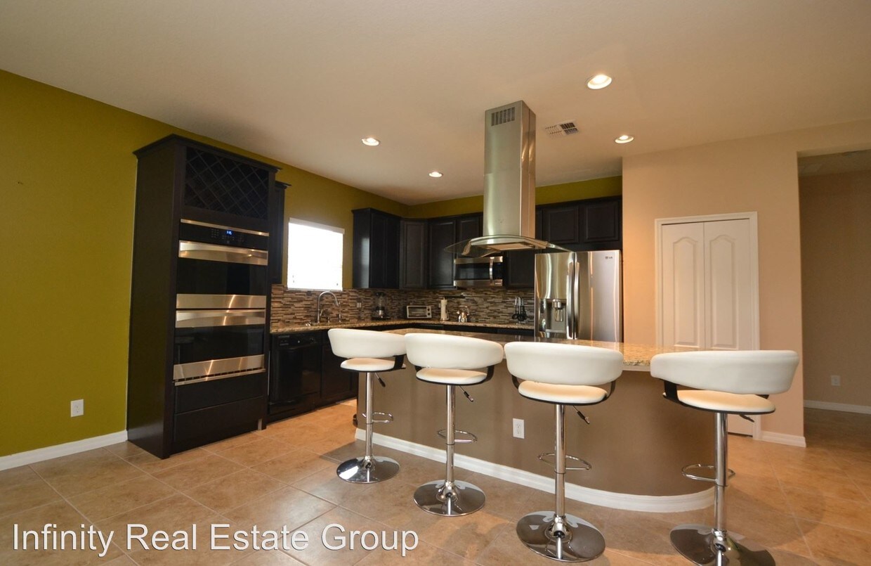 Foto principal - 2851 Running Brook Cir