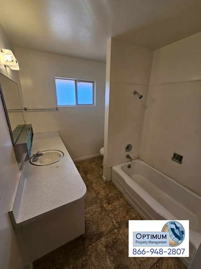 Foto del edificio - 15740 Serrano Rd