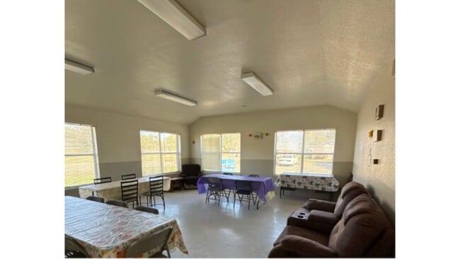 Building Photo - 1015 Church St.